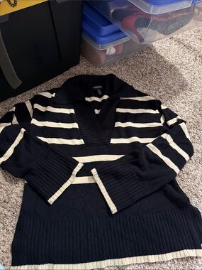 Ellen Tracy Black and Cream Striped V-Neck Sweater